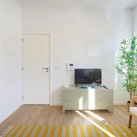 Beachside Group Paradise Apts, By Timecooler Apartman *