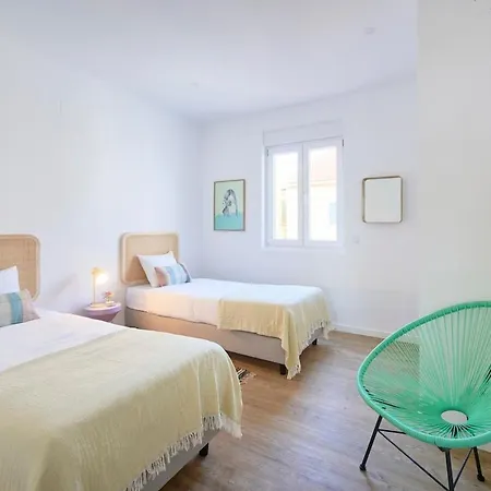 Beachside Group Paradise Apts, By Timecooler Costa de Caparica