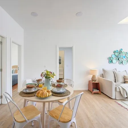 Beachside Group Paradise Apts, By Timecooler Apartman Costa de Caparica