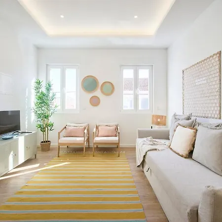 Beachside Group Paradise Apts, By Timecooler Apartman *