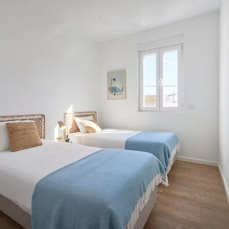 Beachside Group Paradise Apts, By Timecooler Apartmán