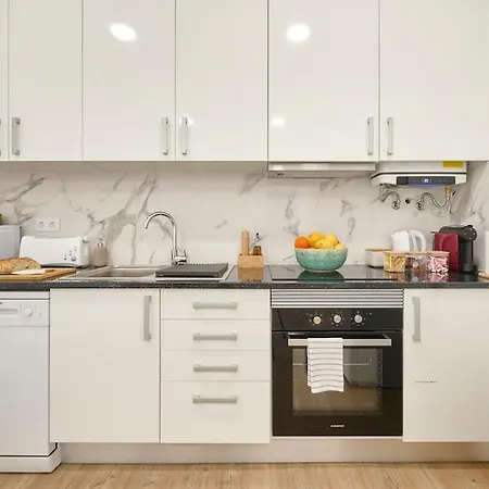 Beachside Group Paradise Apts, By Timecooler Apartment