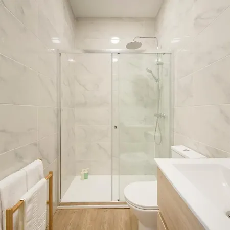 Beachside Group Paradise Apts, By Timecooler Apartmán *