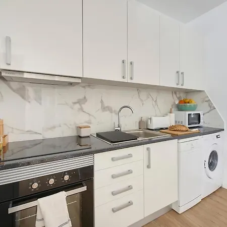 Beachside Group Paradise Apts, By Timecooler Apartmán *