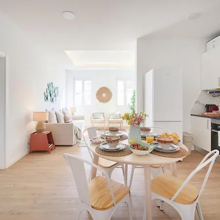 Beachside Group Paradise Apts, By Timecooler Apartment *