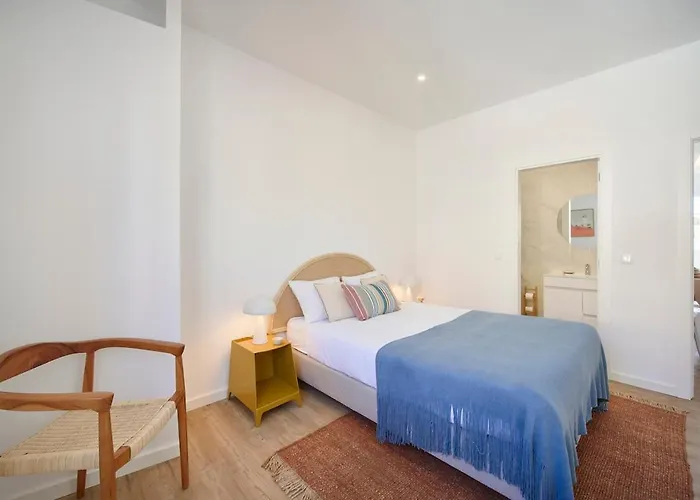 Beachside Group Paradise Apts, By Timecooler * Costa de Caparica