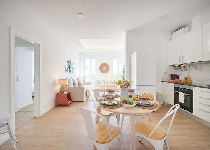 Beachside Group Paradise Apts, By Timecooler * Costa de Caparica